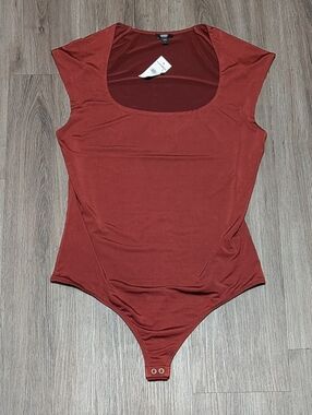 Express Body Contour Cap Sleeve Bodysuit In Red Sz L NWT Light Compression